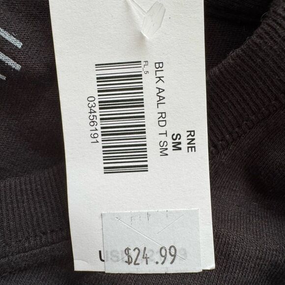 Aaliyah T-Shirt - Picture 4 of 4